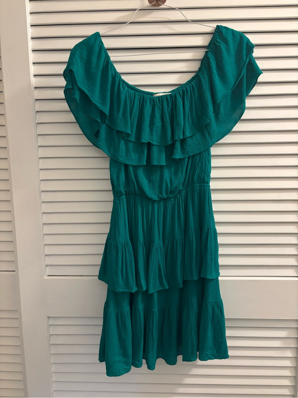 Off-Shoulder Emerald Tiered Ruffle Dress